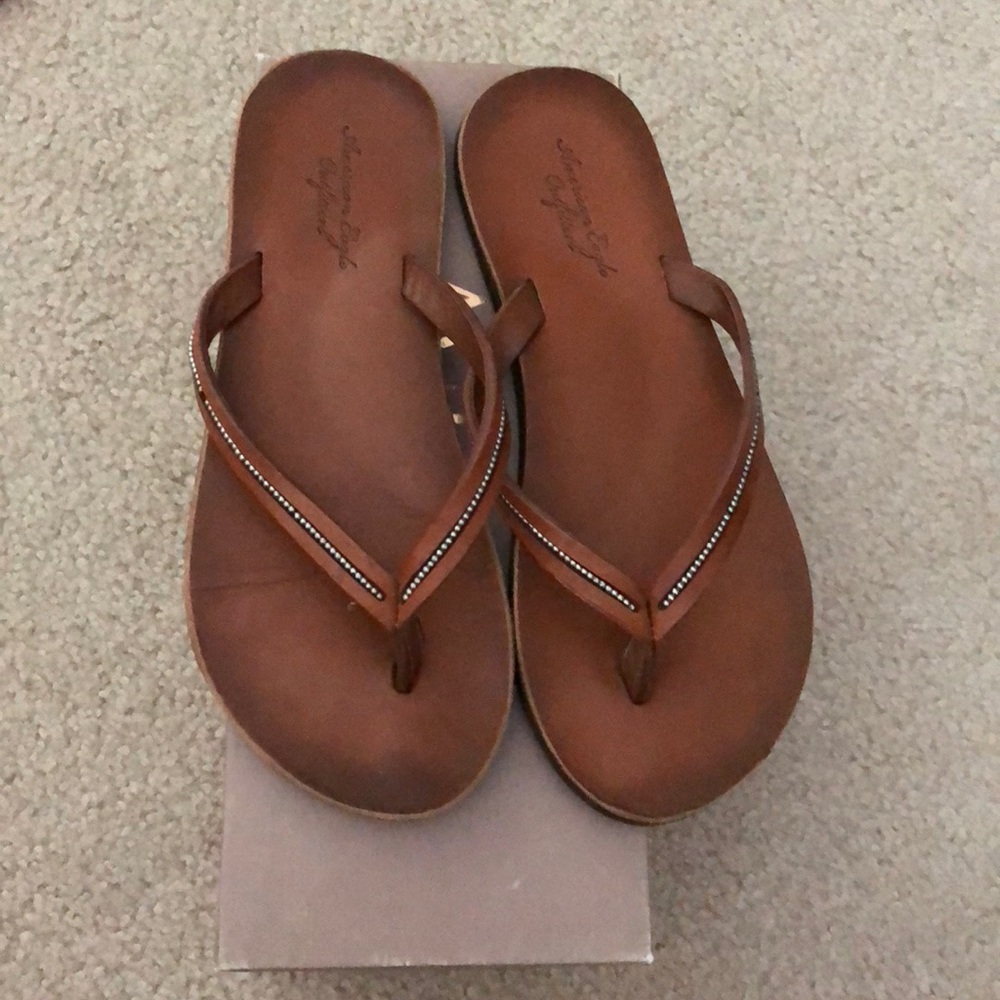 AMERICAN EAGLE BROWN LEATHER FLIP FLOPS SIZE 6.5/7